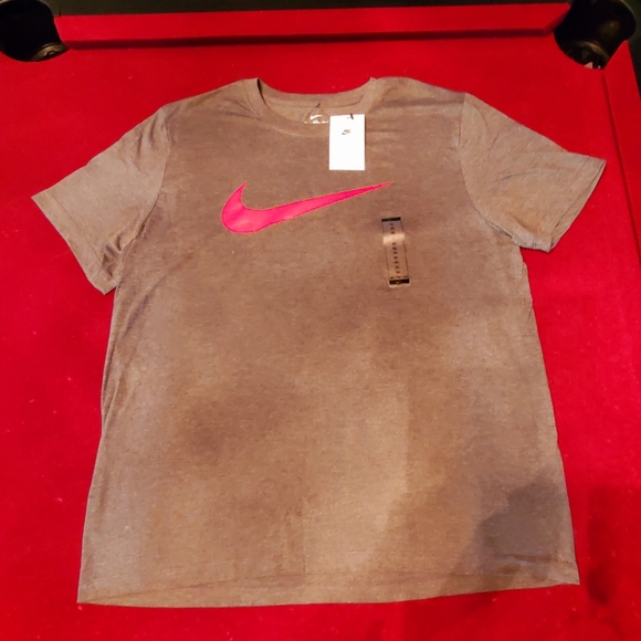 Nike t-shirt size XL - Picture 1 of 1